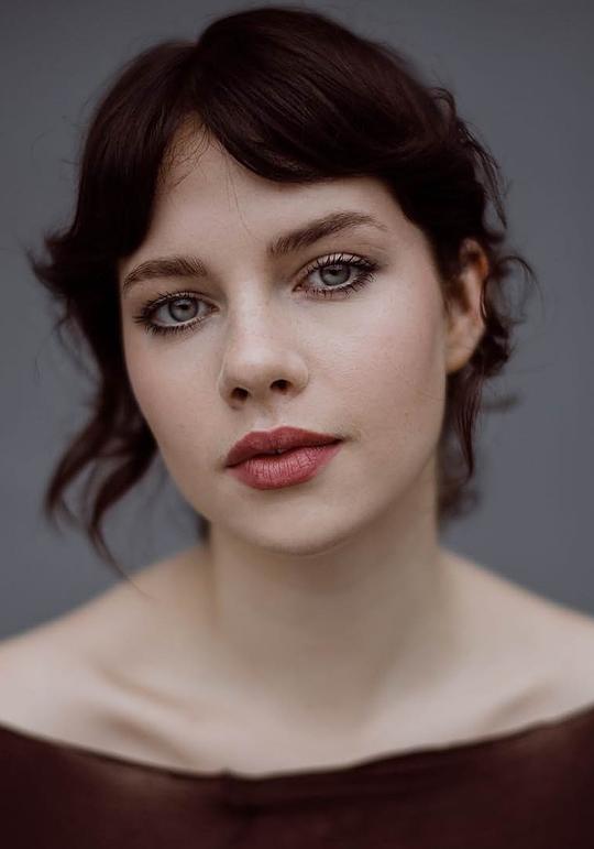 艾拉·纽顿 Ella Newton