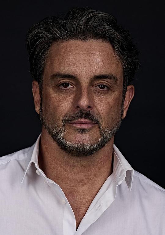 伯纳德·布伦 Bernard Bullen