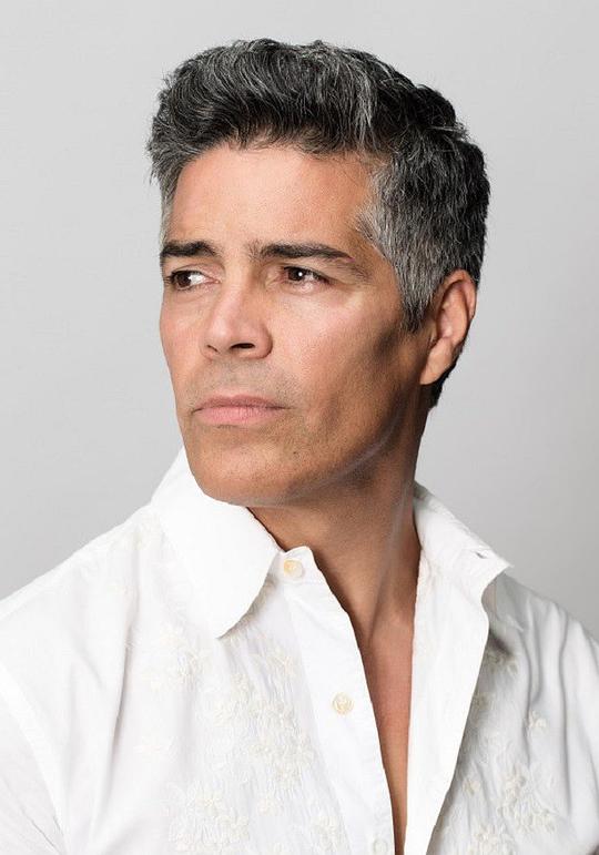 埃塞·莫拉雷斯 Esai Morales