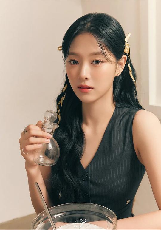 金贤真 HyunJin