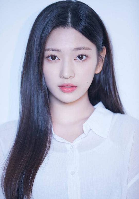 韩艺祉 Han Ye Ji