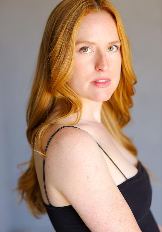 艾米莉·罗素 Emily Russell