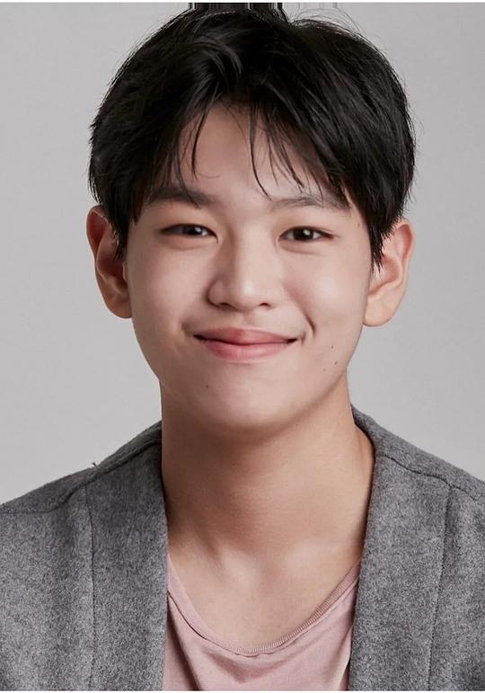 曹容镇 Cho Yong Jin