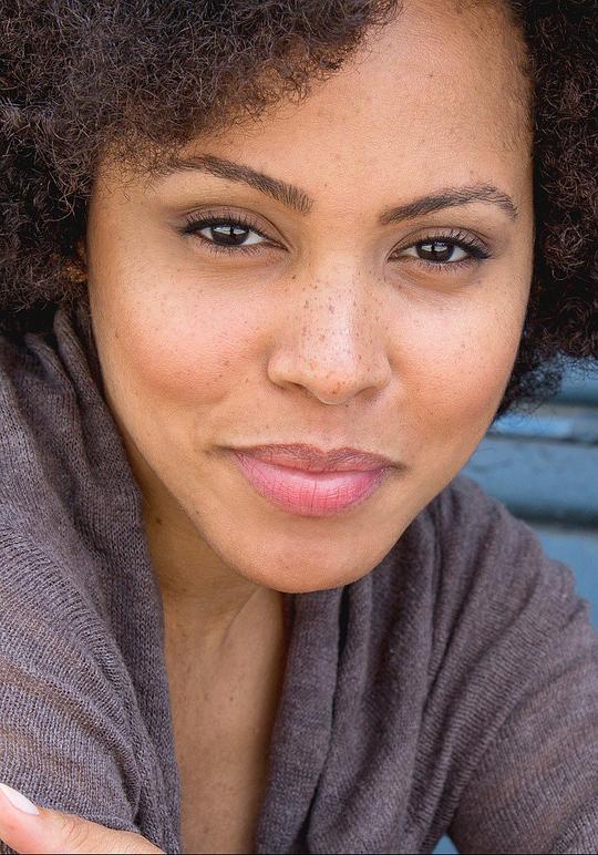 阿米拉·万恩 Amirah Vann