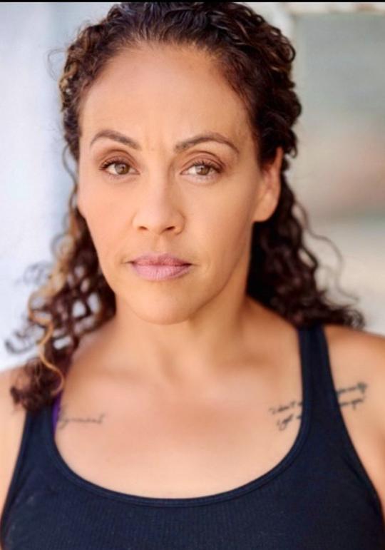 埃里卡·林格 Erika Ringor