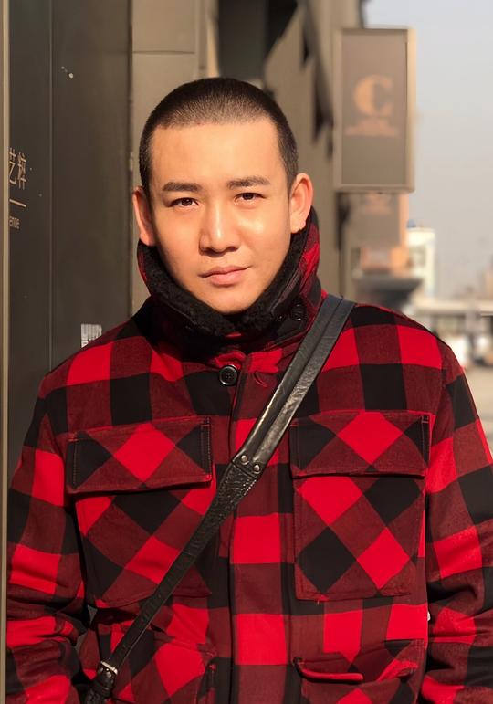 徐进 Azio