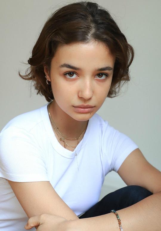 卡门·卡索维茨 Carmen Kassovitz