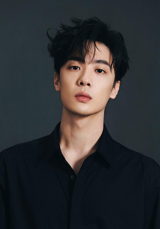 韩子帆 Zifan Han