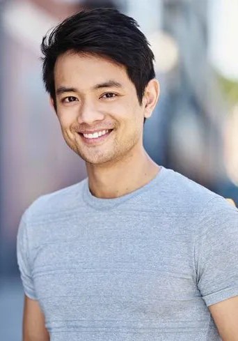 周逸之 Osric Chau