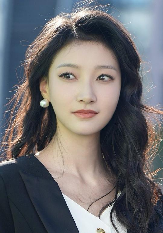 冯艺然 Yiran Feng