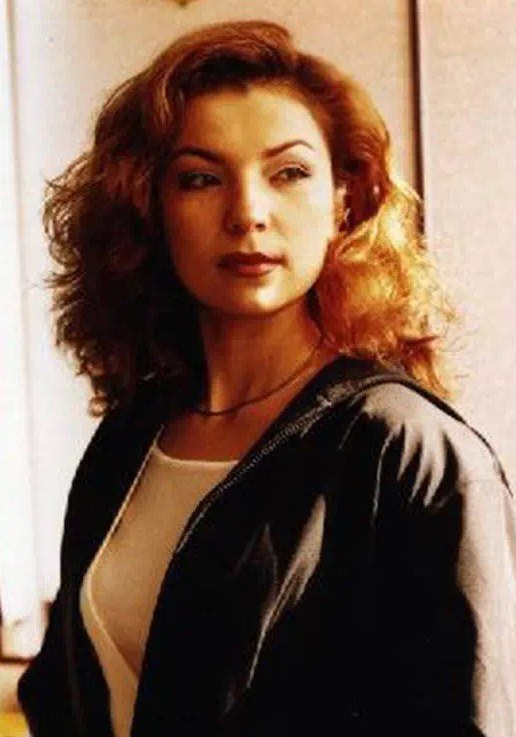 阿依先姆古丽·买买提力 Ayshemgül Memtili