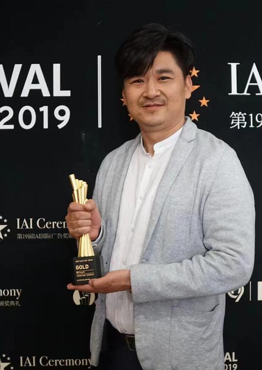 任明坤 Mingkun Ren