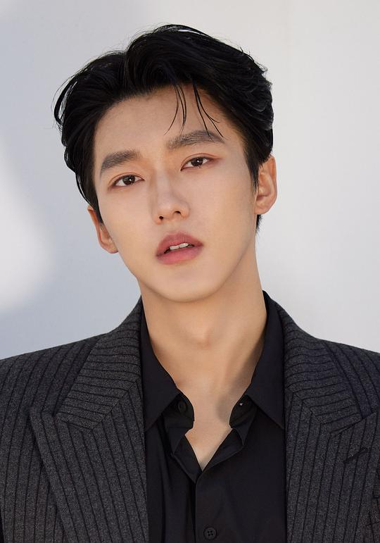 师铭泽 Mingze Shi