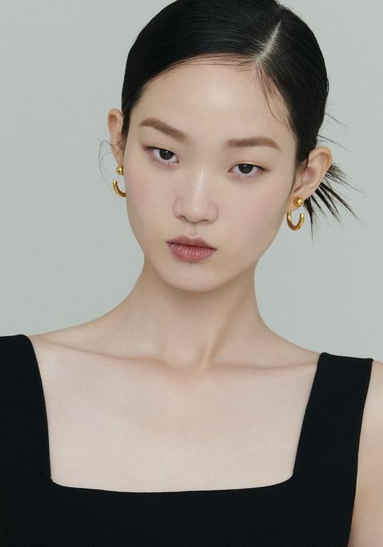 池贤静 Hyun Ji Shin