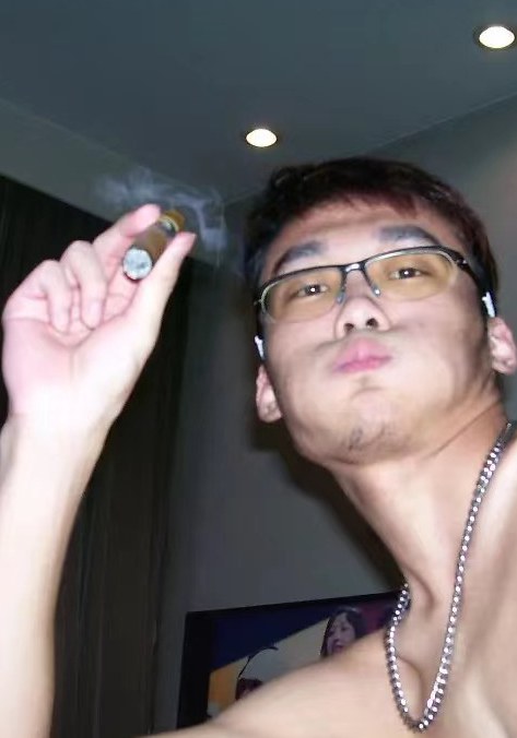 董达达 Dada Dong