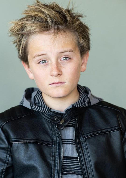 班克斯·皮尔斯 Banks Pierce