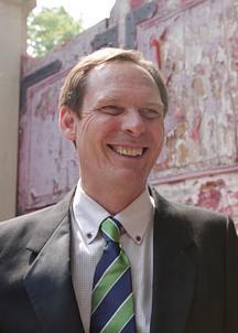 达伦·格罗夫纳 Darren Grosvenor