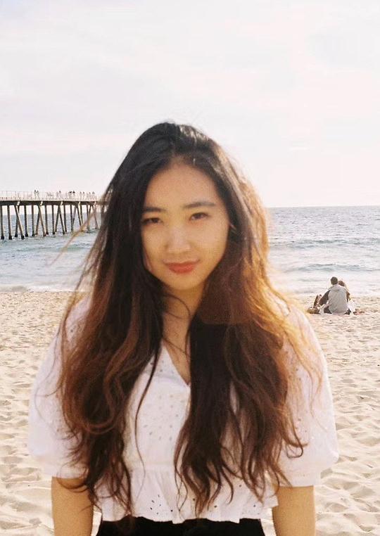 周行 Olivia Zhou