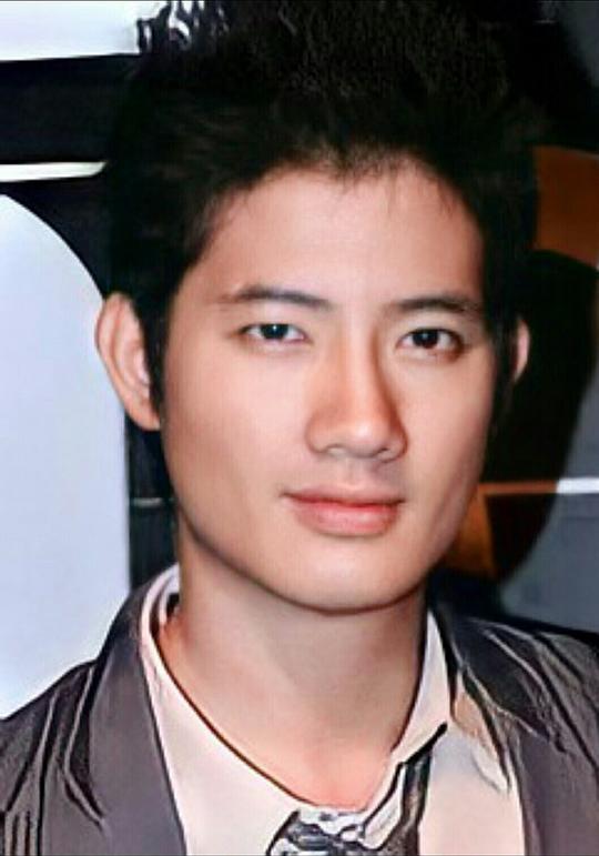 亚瑞克·阿莫苏帕西瑞 Arak Amornsupasiri