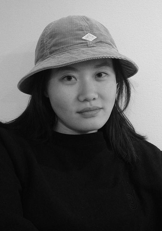 余周春雨 Zhouchunyu Yu