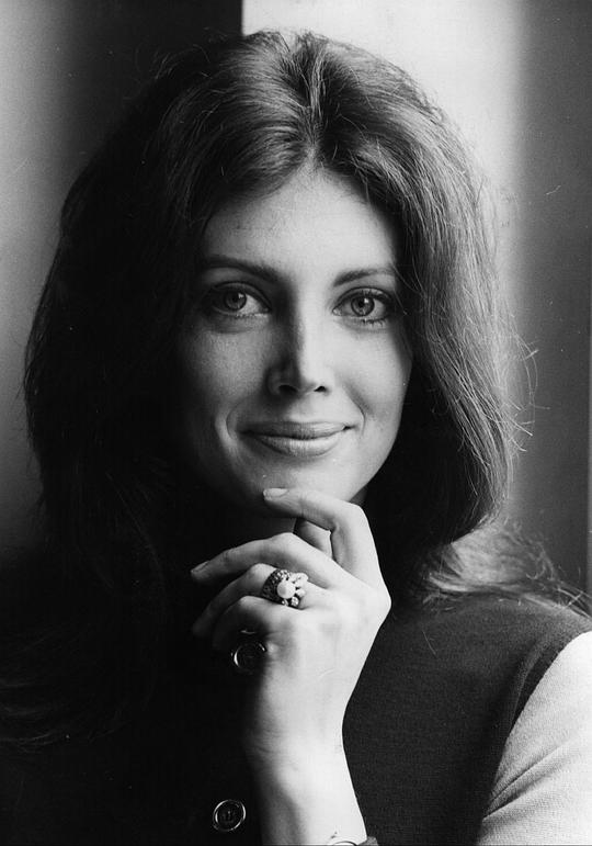 盖尔·亨尼卡特 Gayle Hunnicutt