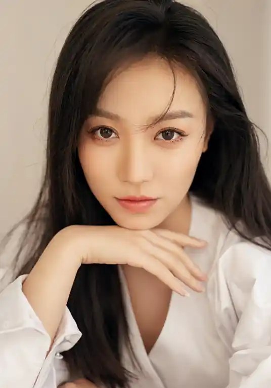 禹荷 Yuhe Li