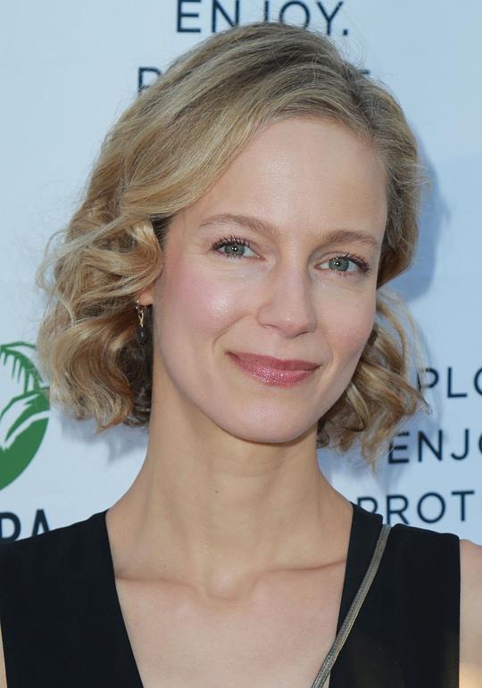 劳拉·里根 Laura Regan