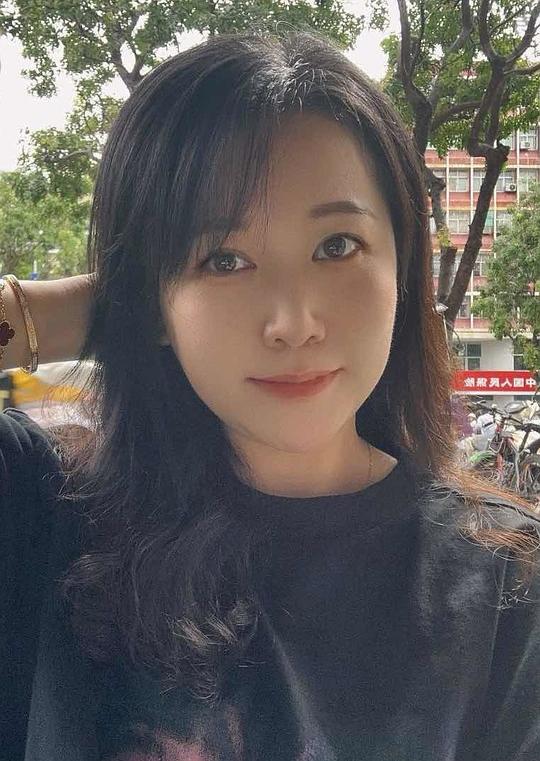 布玲玲 Lingling Bu