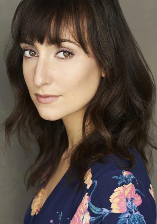 Julia Manis Julia Manis