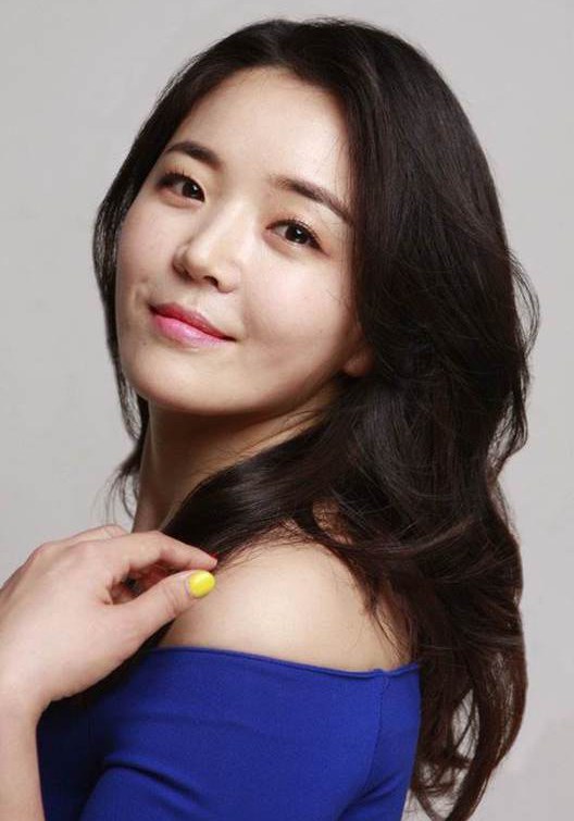 姜宝敏 Bomin Kang