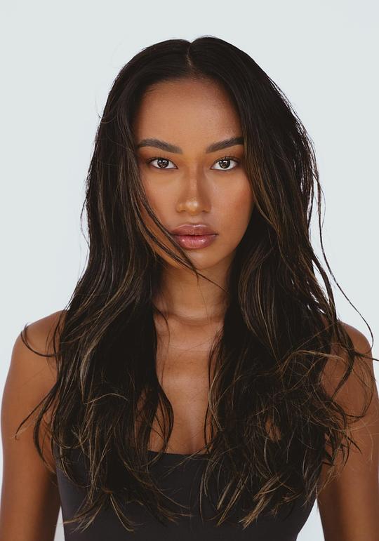 安伯·阿巴拉 Amber Abara