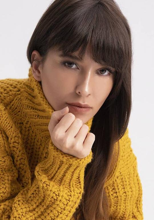 阿茜雅·欧兹肯 Açelya Özcan