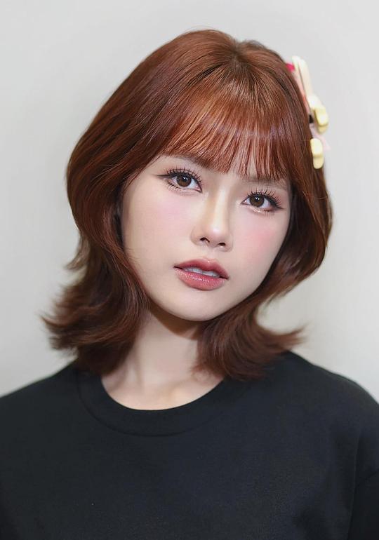 普雷瓦·苏坦蓬 Praewa Suthamphong