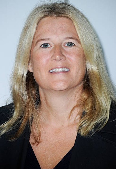 南希·豪华 Nancy Hower