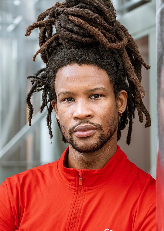 阿基诺拉·戴维斯 Akinola Davies