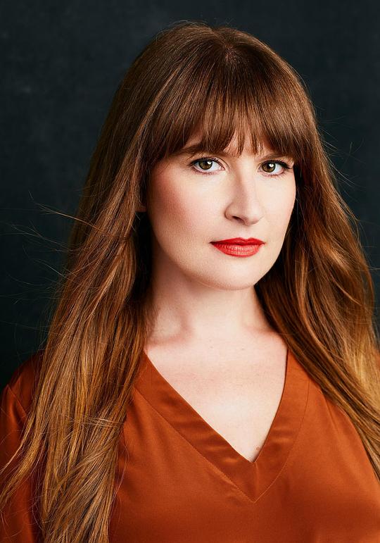 卡桑德拉·维奥莱特 Cassandra Violet