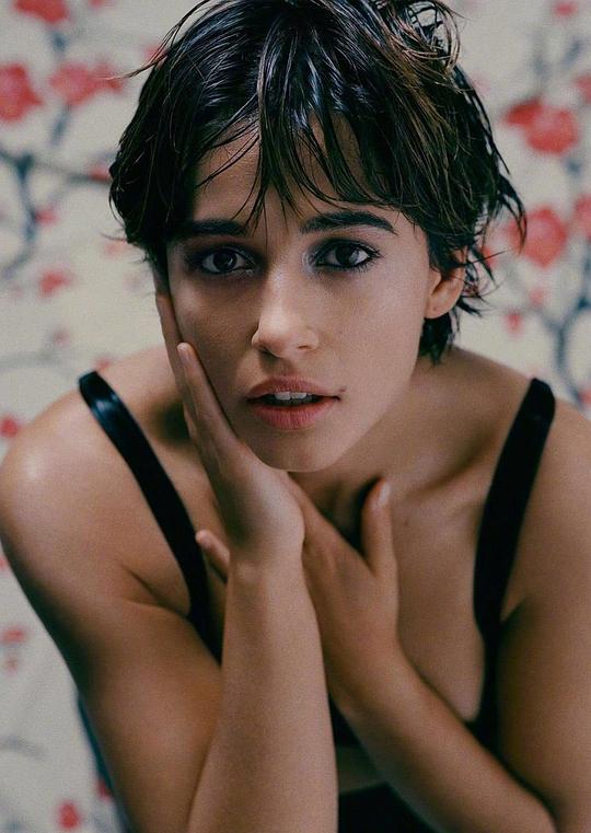 娜奥米·斯科特 Naomi Scott