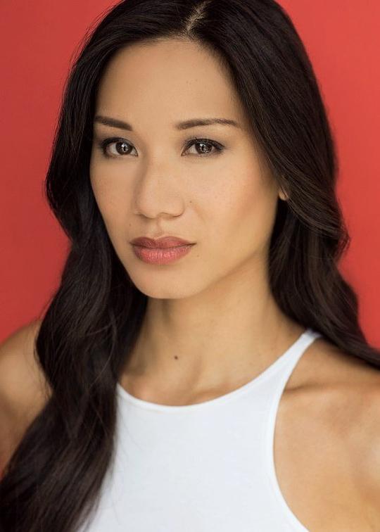 伊莲娜·郁安科 Elena Juatco