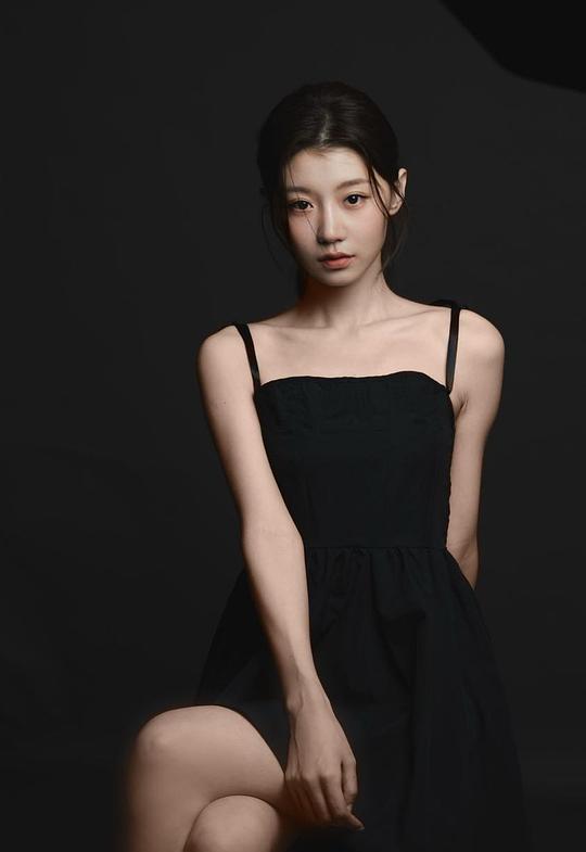 王子菲 Zifei Wang