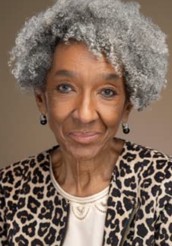 克劳迪亚·罗宾森 Claudia Robinson