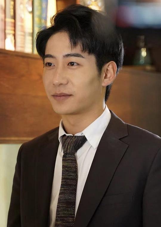 周航 Hang Zhou