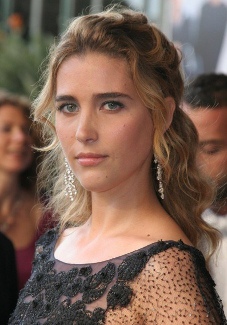 法伊娜·乔康 Vahina Giocante