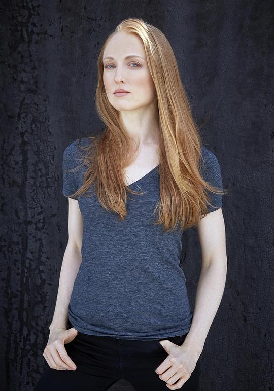 艾米莉·本内特 Emily Bennett