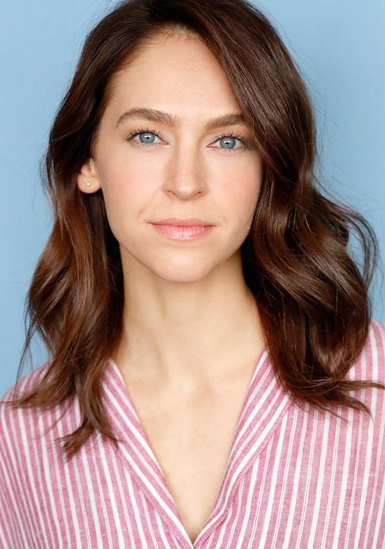 Lizzie Zerebko Lizzie Zerebko