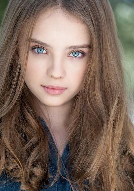 西蒙娜·洛克哈特 Simone Lockhart