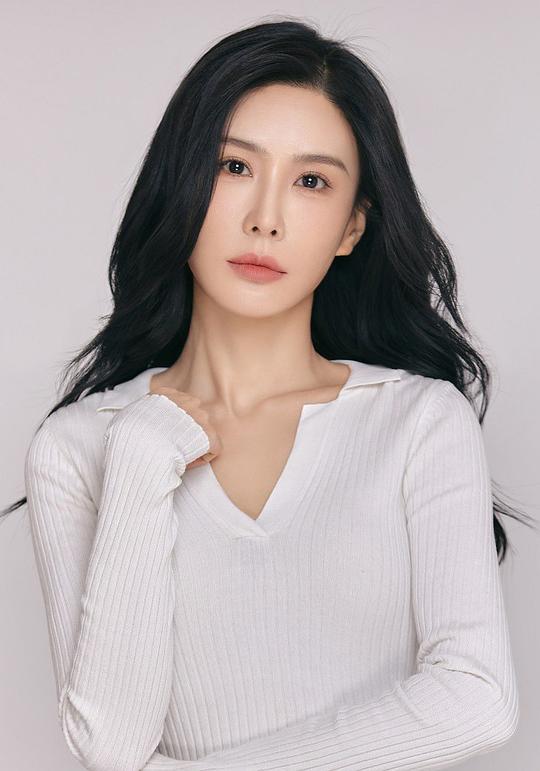 胡潇悦 Xiaoyue Hu