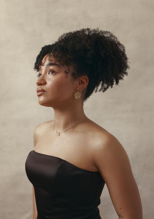 伊芙·爱德华兹 Eve Edwards