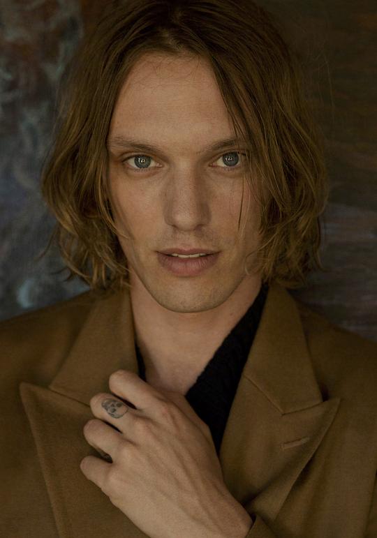 杰米·坎贝尔·鲍尔 Jamie Campbell Bower