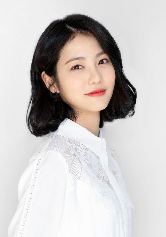 辛睿恩 Ye-eun Shin