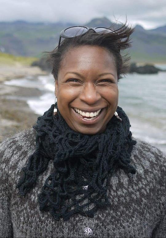 爱丽丝·奥利维亚·克拉克 Alice Olivia Clarke